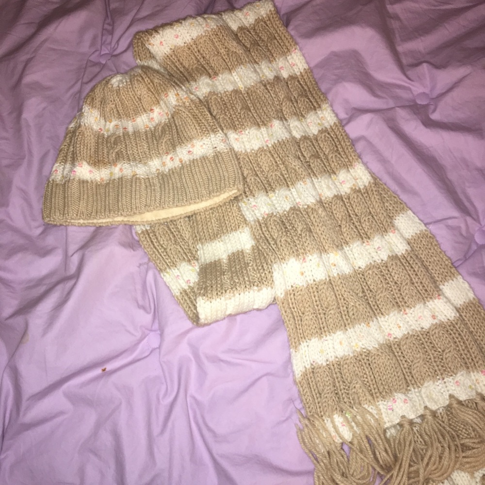 GAP | Long knit scarf & Hat with sequin accents
